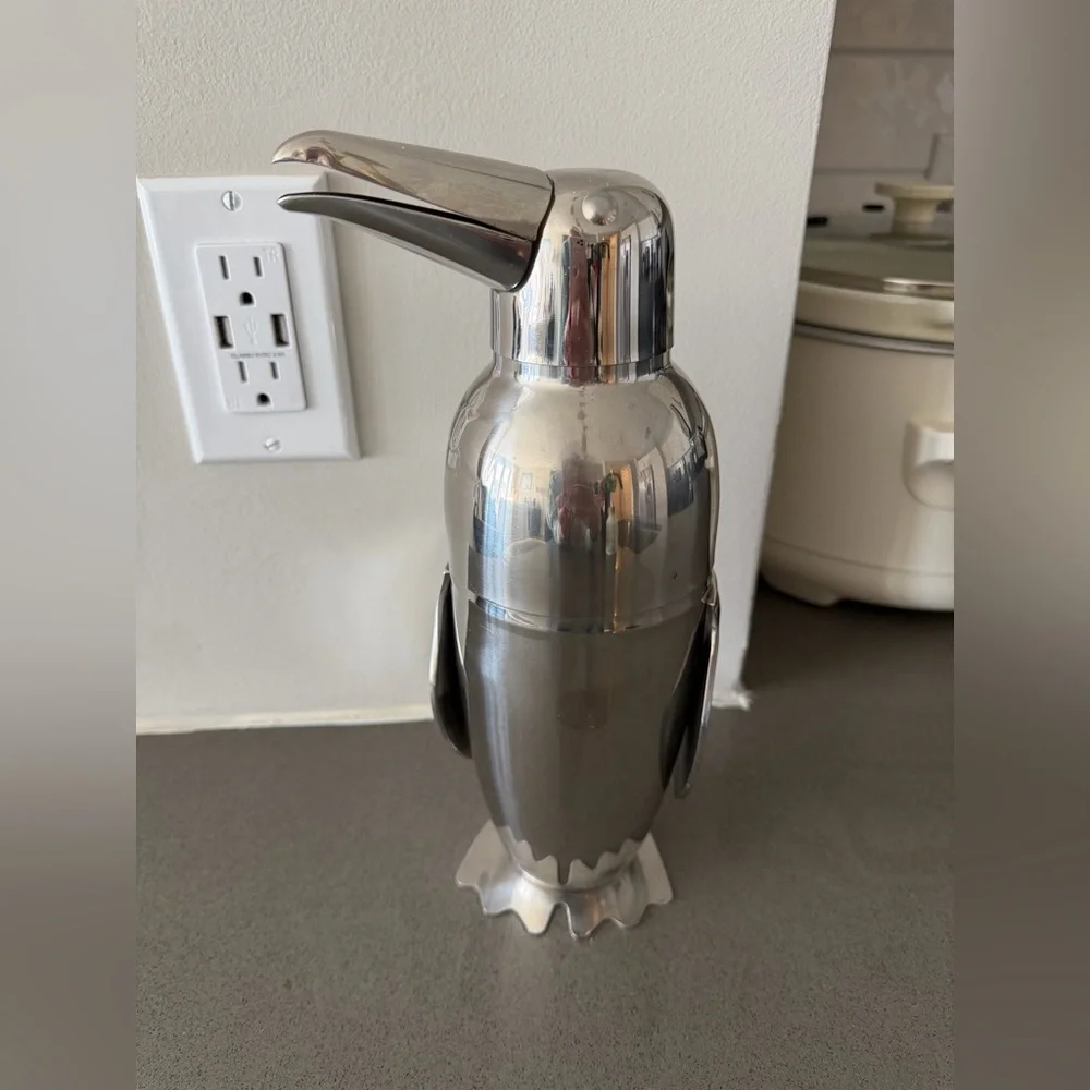 Penguin Stainless Steel Cocktail Martini Shaker 17oz Barware Mixer with Strainer